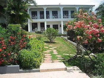 Paradise Brandon Hill Guest House 蒙特哥贝
