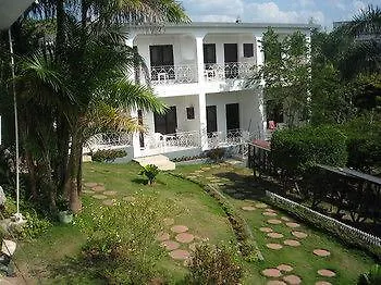 酒店 Paradise Brandon Hill Guest House 蒙特哥贝