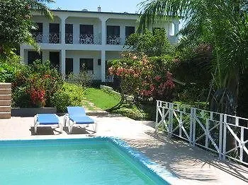 酒店 Paradise Brandon Hill Guest House 蒙特哥贝